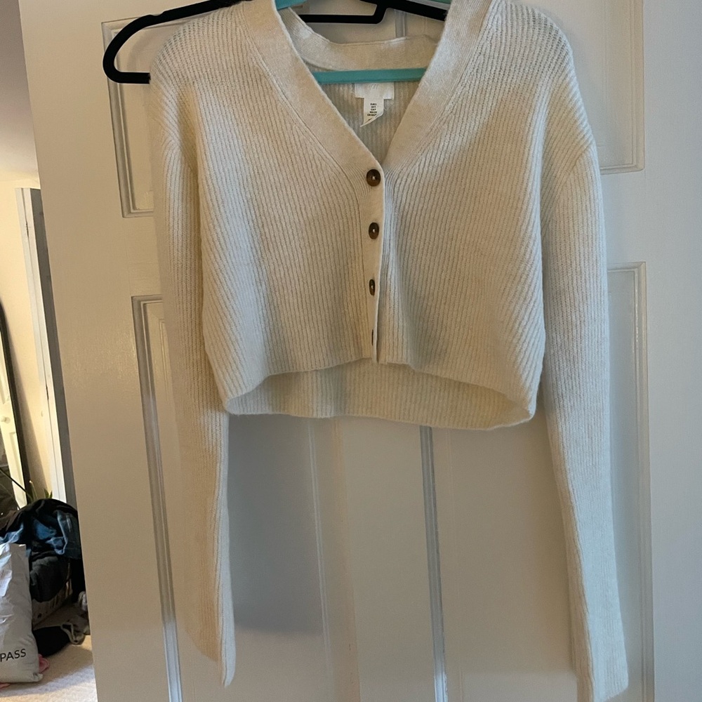 H&M Cream Cropped Button-Front Ribbed Cardigan - Picture 3 of 4